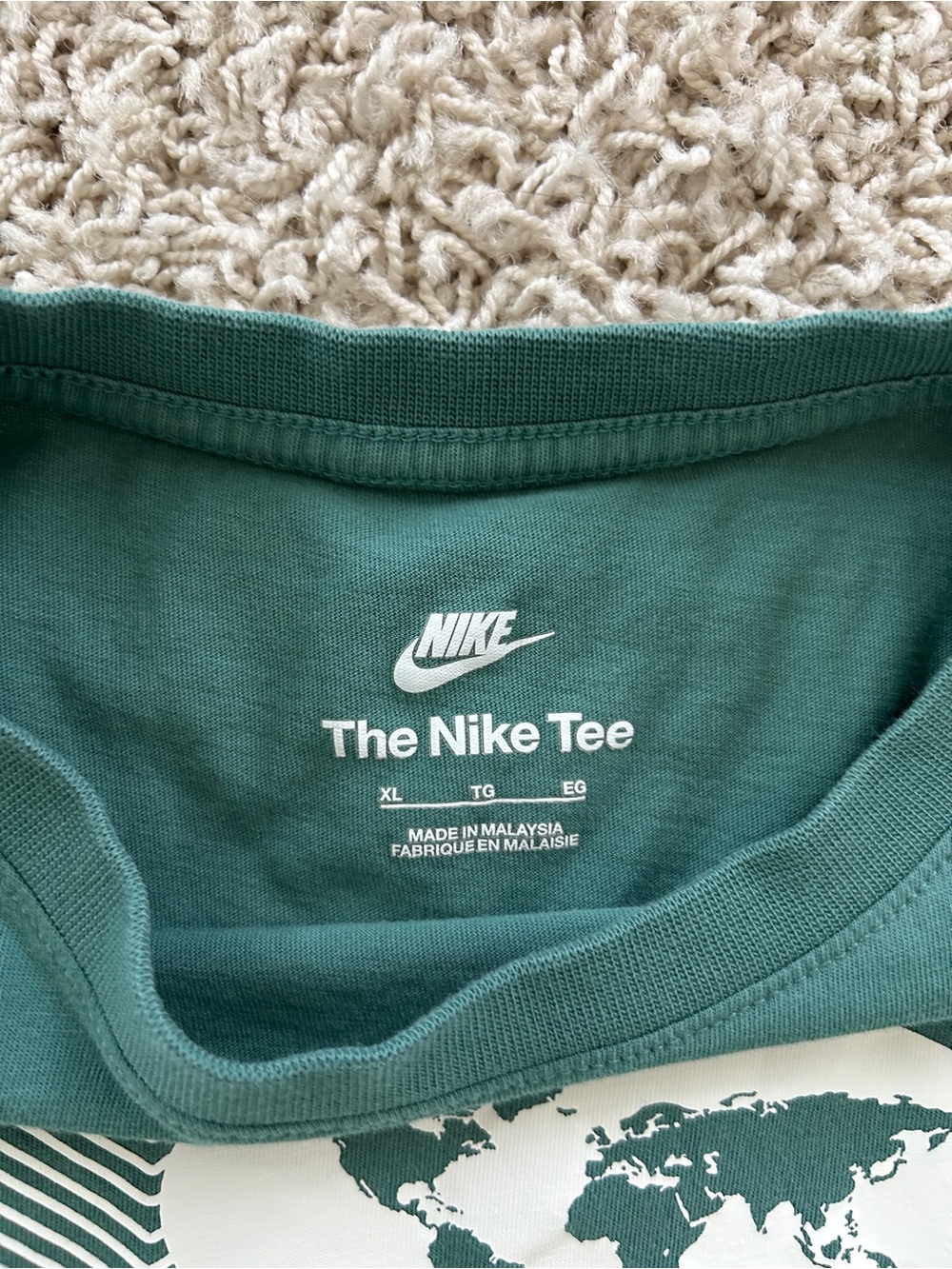 Nike Boys XL Green and White Shirt - Picture 6 of 6